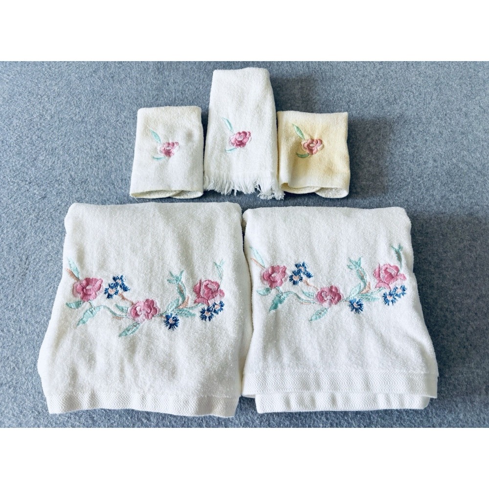 Vintage 1978 Avanti Grand Prix Floral Bath & Hand Towel Wash Cloth Aqua Pink